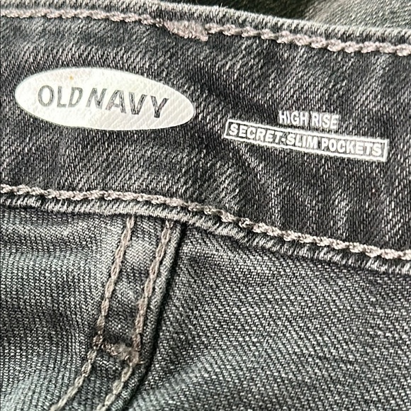 Old Navy Women’s High Rise Shorts Secret Slim Pockets 18 NEW Gray Charcoal - Picture 5 of 15